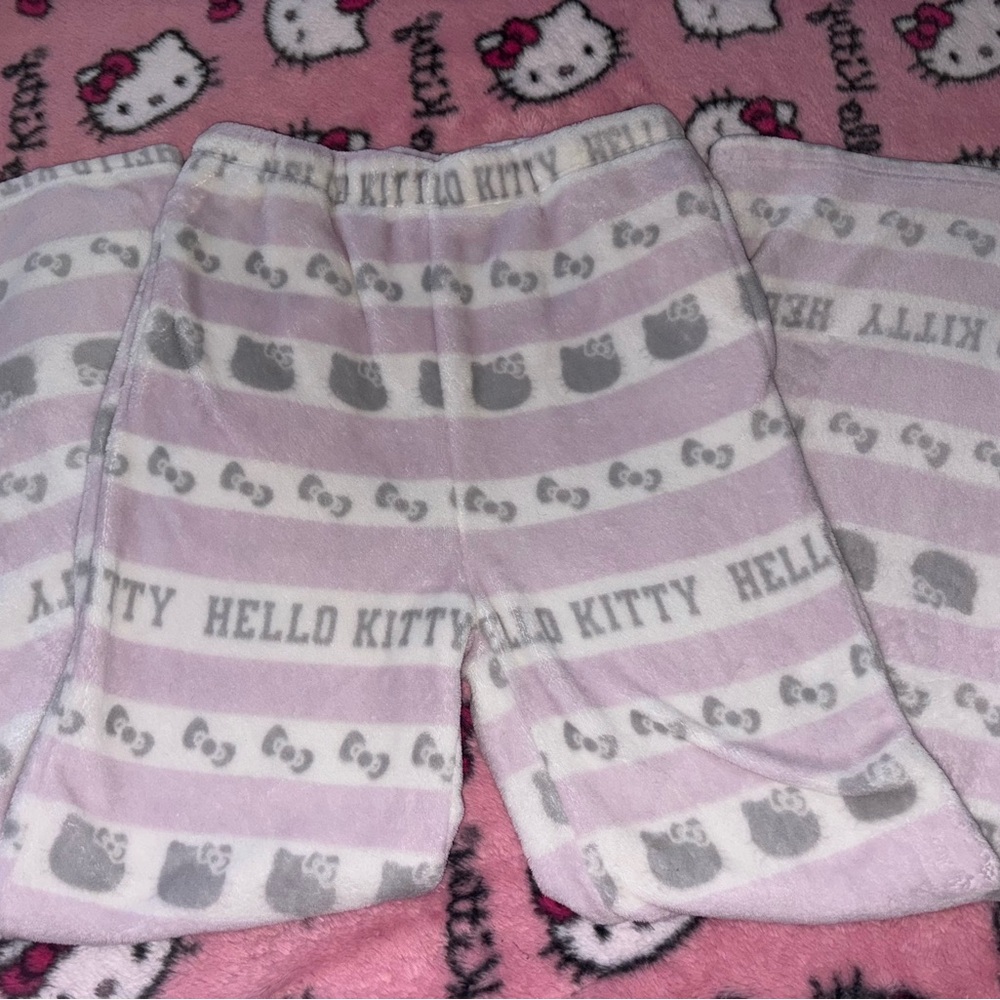 Forever 21 Limited edition high waisted hello kitty purple pajama pants